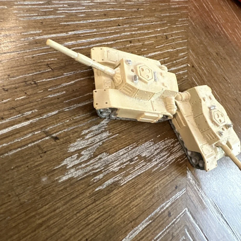 Miniature Plastic Toy Tanks Desert Tan Military Vehicle Set of 2 Tabletop Gaming